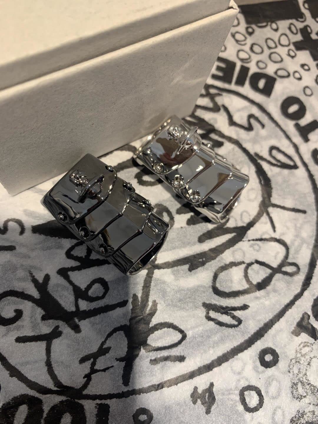 Vivienne Westwood Ring - Black and Silver